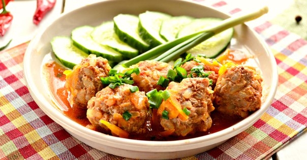 Мясные тефтели в томатной заправке Мясные тефтели в томатной заправке