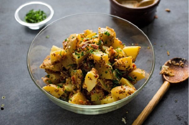 Картофель с беконом и луком Картофель с беконом и луком