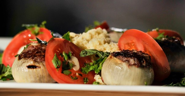 Кюфта в луке с кускусом Кюфта в луке с кускусом