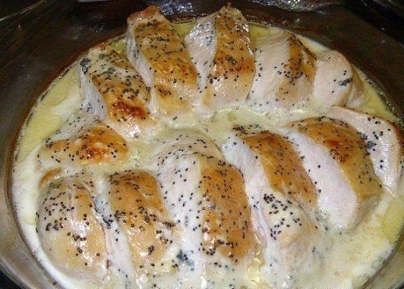 Куриные грудки в сливочно-сырном соусе Куриные грудки в сливочно-сырном соусе