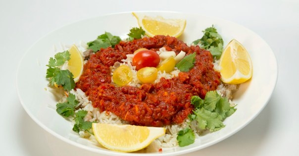 Паэлья с курицей и томатным соусом Паэлья с курицей и томатным соусом