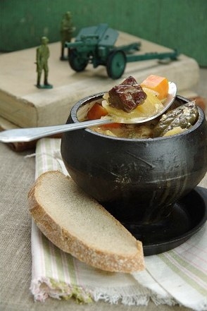 Картофель с мясом в горшочке Картофель с мясом в горшочке