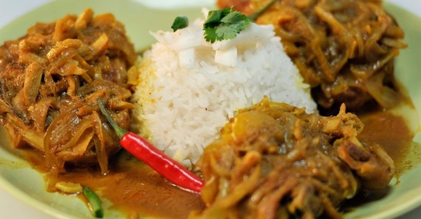 Кай Пхома. Курица по-бирмански с рисом Кай Пхома. Курица по-бирмански с рисом