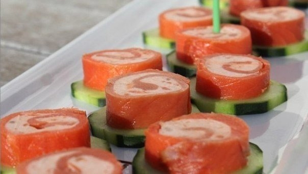 Закуска из красной рыбы и сливочного сыра Закуска из красной рыбы и сливочного сыра