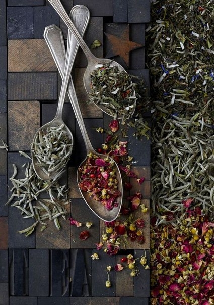 Вкусовые добавки могут быть натуральными и синтетическими. Натуральные продукты используют как в све