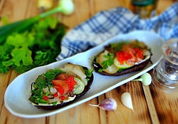 Мужской сэндвич с копчёной нельмой и сёмгой