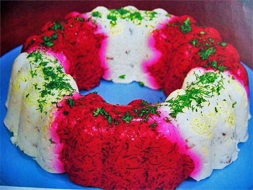 Кольцо из свеклы и сельди