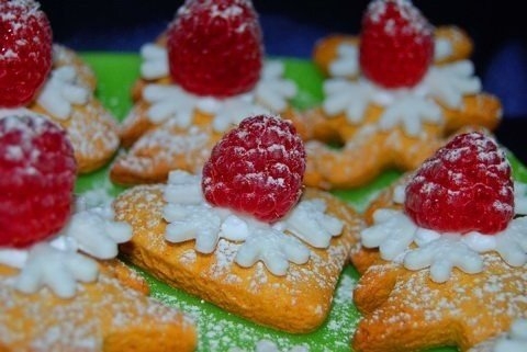 Печенья со снежинкой