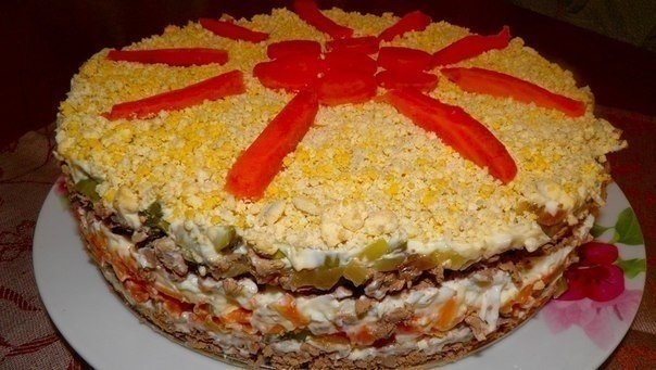 Вкуснейший слоёный печёночный салат !