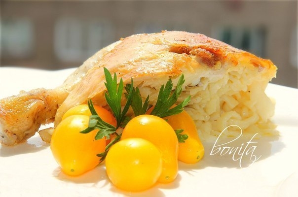 Курица фаршированная лапшой