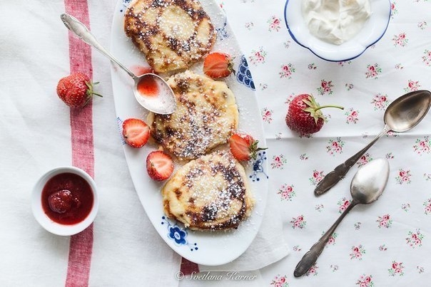 Клубничные сырники Клубничные сырники