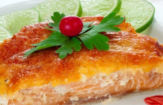 Блюда но Новый год: горбуша, запеченная с сыром