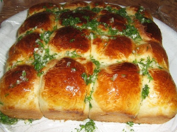Пампушки с чесноком.