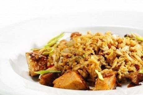 Жареный тайский рис с курицей