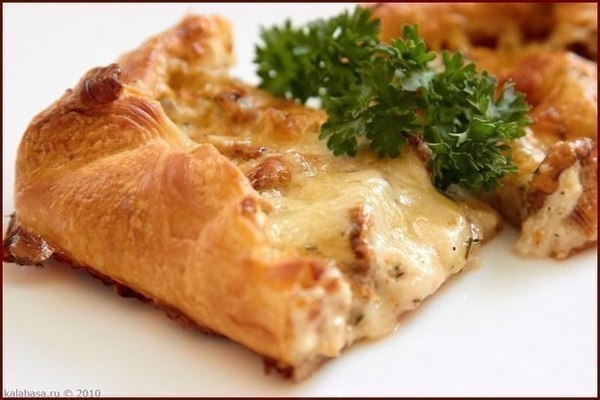 ПИРОГ С ГРИБАМИ,СМЕТАНОЙ И СЫРОМ ПИРОГ С ГРИБАМИ,СМЕТАНОЙ И СЫРОМ
