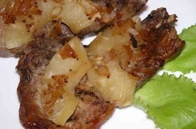 Свинина, запеченная с пивом и ананасами Свинина, запеченная с пивом и ананасами