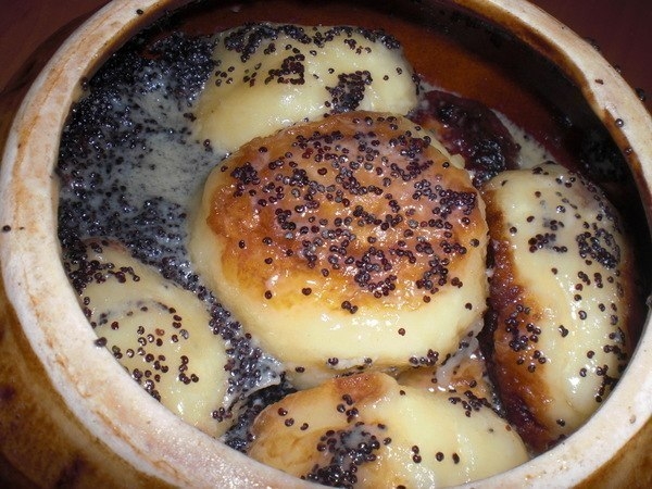 Сырники в маковом соусе Сырники в маковом соусе