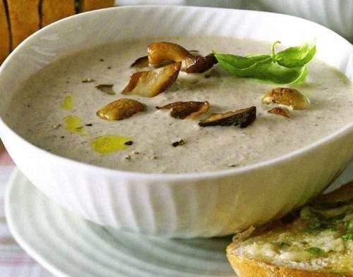 Суп из лесных грибов и сыра. Суп из лесных грибов и сыра.