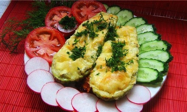 Кабачки, фаршированные творогом и сыром Кабачки, фаршированные творогом и сыром