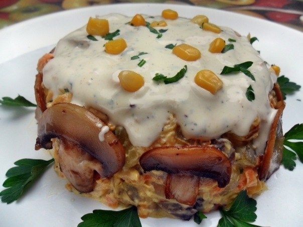 Салат с куриной грудкой гриль.