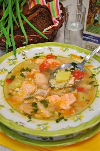 Рыбный суп из сёмги с овощами и пшеном. Рыбный суп из сёмги с овощами и пшеном.