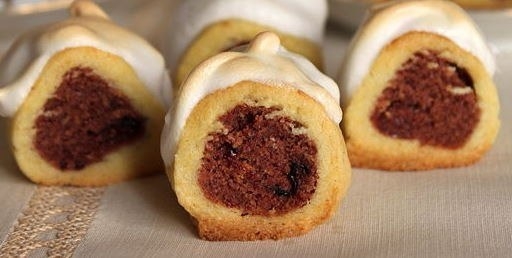 ПЕСОЧНОЕ ПЕЧЕНЬЕ С НАЧИНКОЙ ИЗ ВИШНЕВОГО ВАРЕНЬЯ ПЕСОЧНОЕ ПЕЧЕНЬЕ С НАЧИНКОЙ ИЗ ВИШНЕВОГО ВАРЕНЬЯ