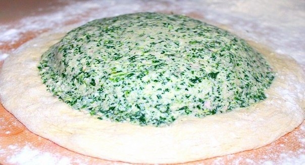 Ароматный осетинский пирог с сыром и зеленью запекают полторы минуты!!!
