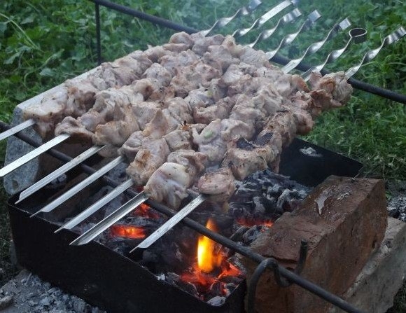 Шашлыки в маринаде из ананасового сока Шашлыки в маринаде из ананасового сока