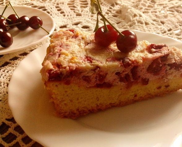 Пирог с вишней и творожным кремом. Пирог с вишней и творожным кремом.
