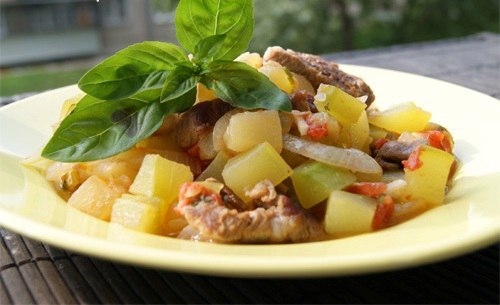 Мясное рагу с кабачками. Мясное рагу с кабачками.