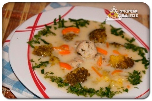 Суп с фрикадельками и брокколи. Суп с фрикадельками и брокколи.