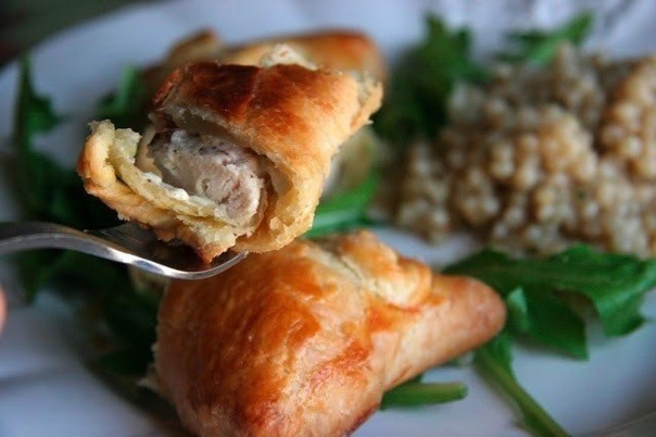 Пирожки с курицей и сливочным сыром, даже школьник справится. Пирожки с курицей и сливочным сыром, даже школьник справится.