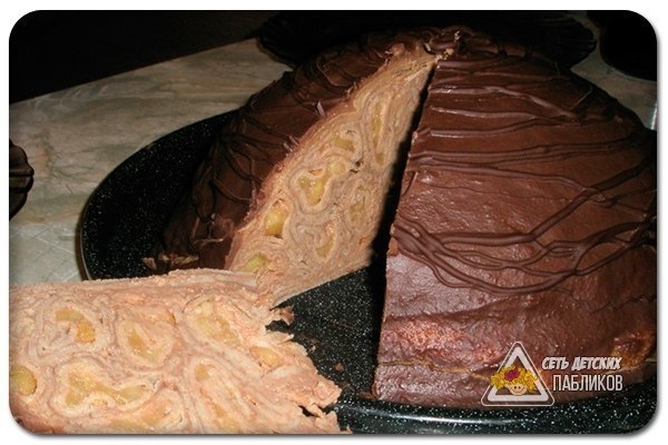 Блинный торт с шоколадным кремом. Блинный торт с шоколадным кремом.