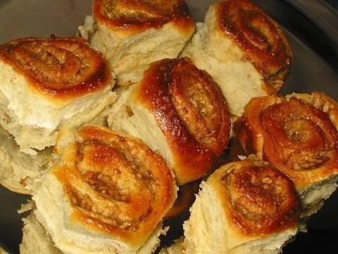 Булочки с яблоком из быстрого теста.