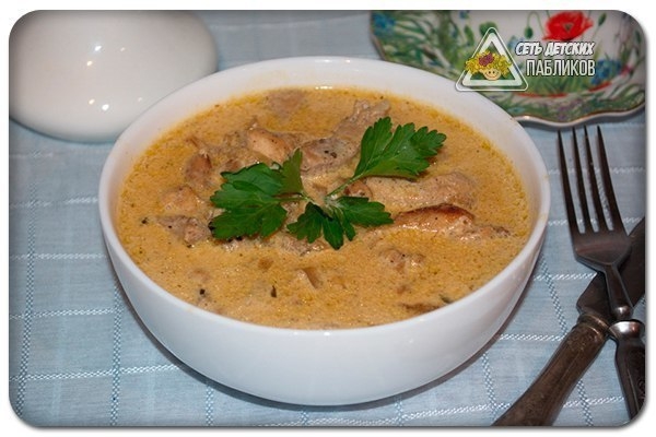 Мясо под сливочным соусом. Мясо под сливочным соусом.