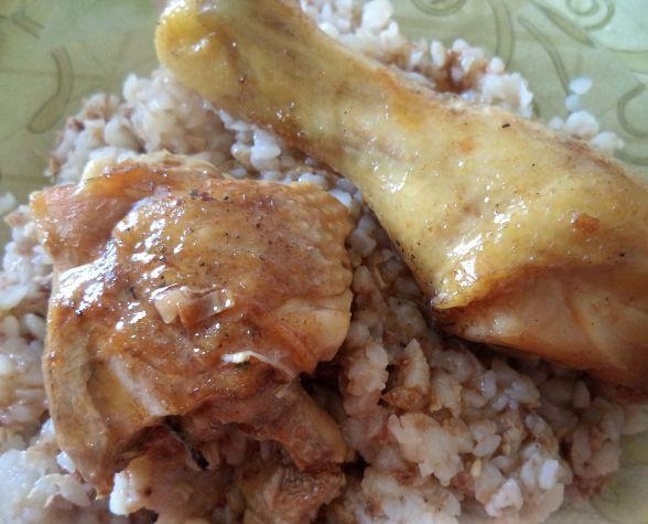 Курица, тушенная в томатном соусе. Курица, тушенная в томатном соусе.