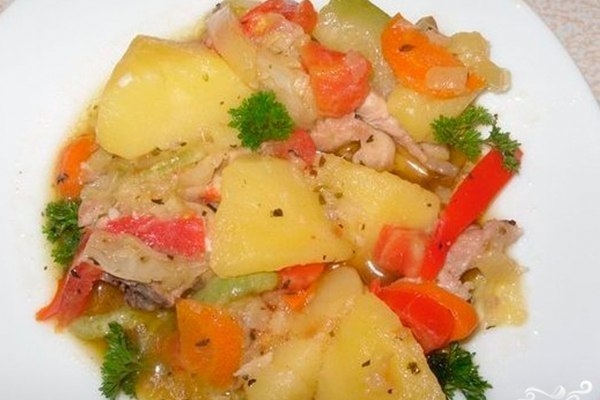 Рагу из индейки с картофелем. Рагу из индейки с картофелем.