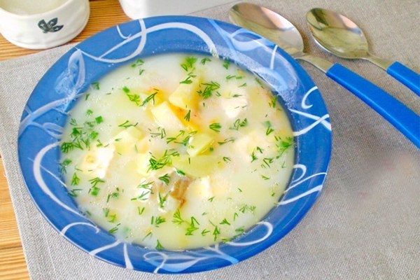 Рыбный суп с плавленым сыром. Рыбный суп с плавленым сыром.