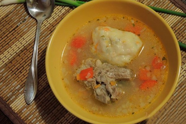 Суп с картофельными клецками. Суп с картофельными клецками.
