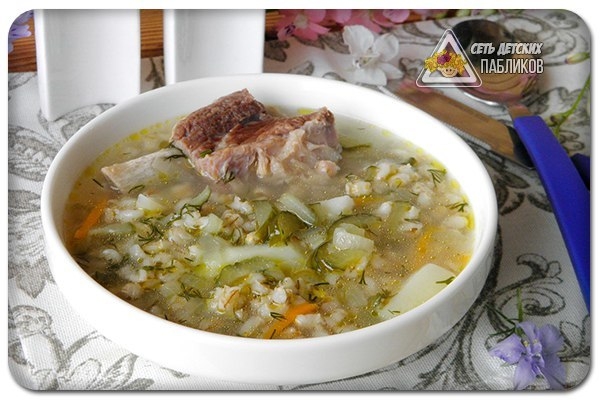 Рассольник с перловкой и солеными огурцами. Рассольник с перловкой и солеными огурцами.