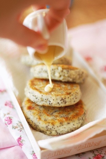 Сырники с маком. Сырники с маком.
