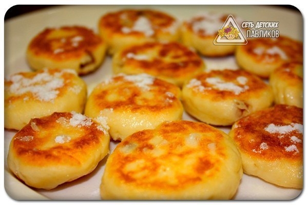 Сырники с изюмом (без яиц). Сырники с изюмом (без яиц).