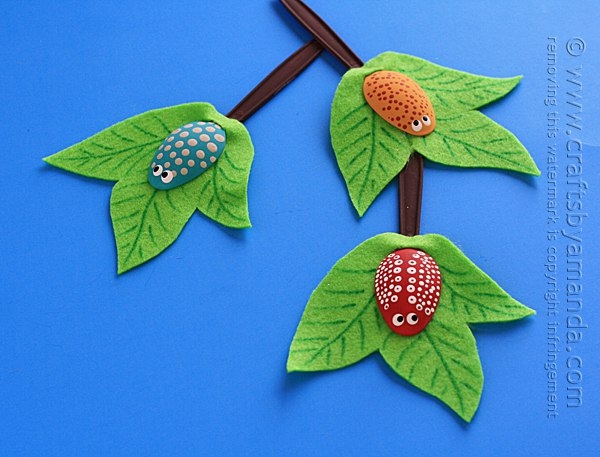 Букашки из пластиковых ложек. Букашки из пластиковых ложек.