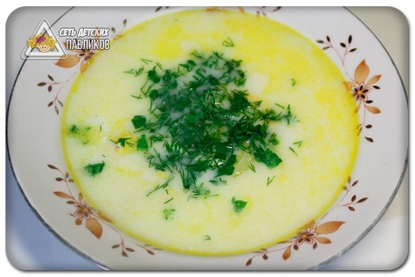 Сырный суп на курином бульоне. Сырный суп на курином бульоне.