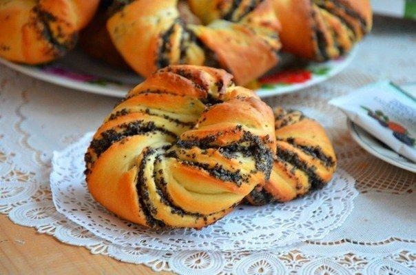 Очень вкусные и сытные булочки с маком. Очень вкусные и сытные булочки с маком.