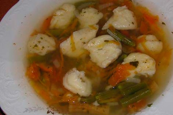 Фасолевый суп с сырными клецками. Фасолевый суп с сырными клецками.