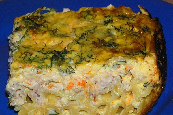 Макароны с курицей, запеченные в сливочном соусе. Макароны с курицей, запеченные в сливочном соусе.