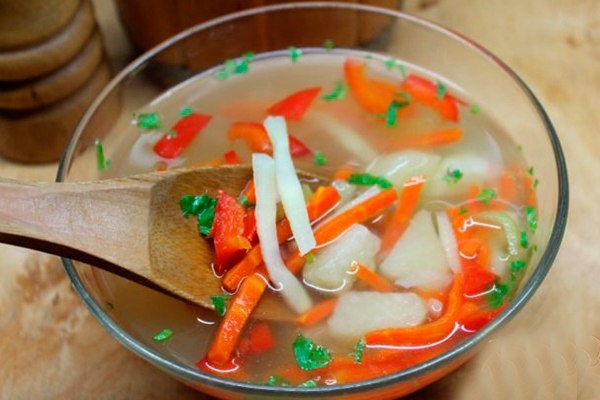 Овощной суп на курином бульоне. Овощной суп на курином бульоне.