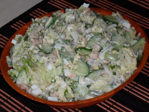 Салат с горбушей.