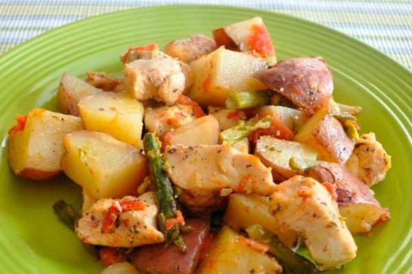 Куриная грудка с картошкой в духовке.
